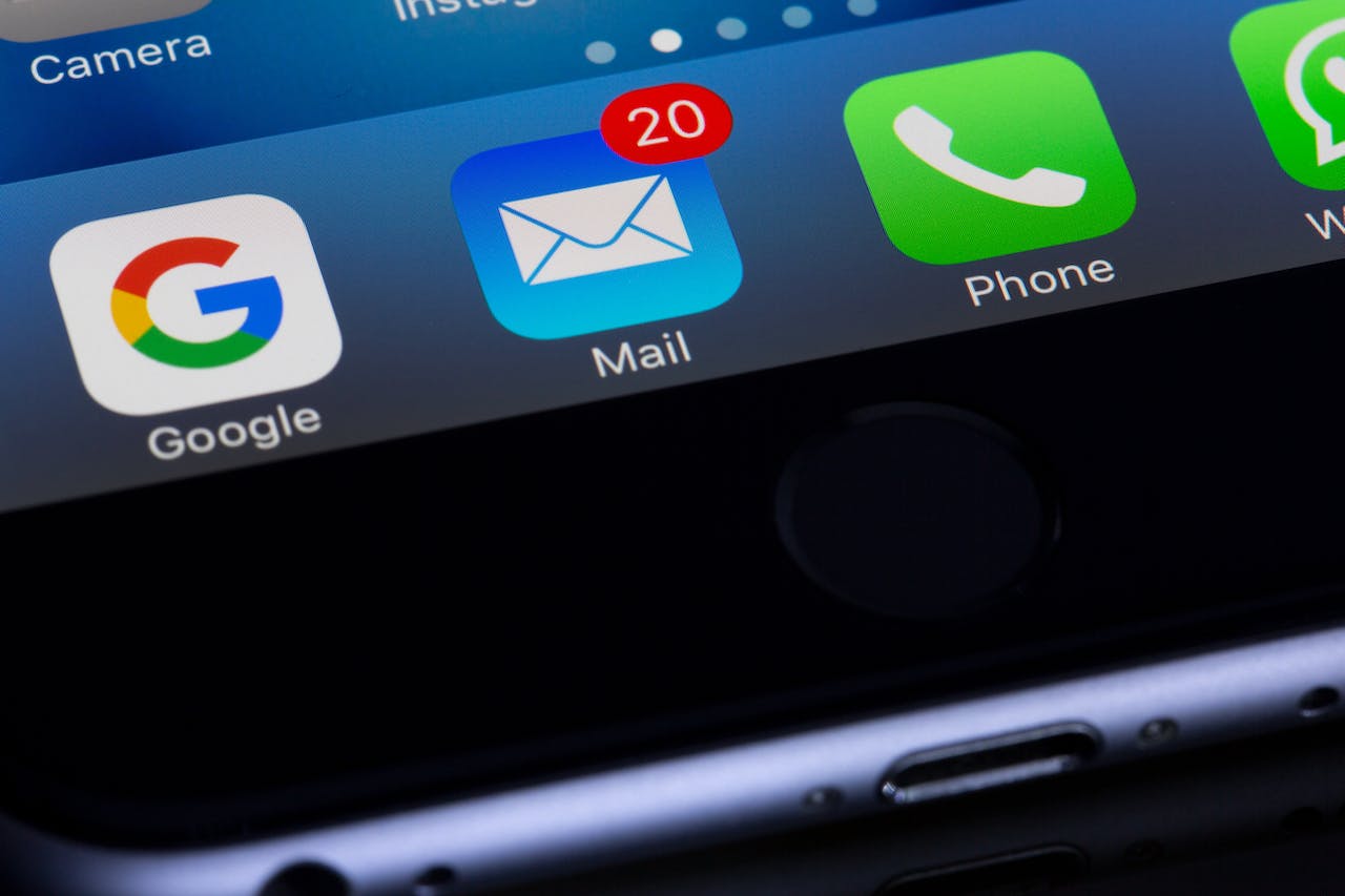 email icon on smartphone
